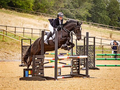 Breach Barn Showjumping (QP2432) 